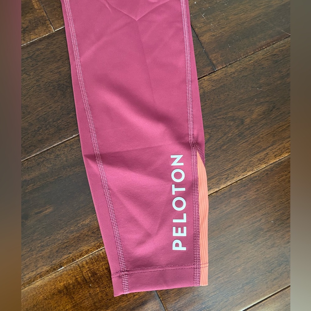Peloton. Legging, Move Rib Insert Legging, Size Medium, New - Picture 2 of 6